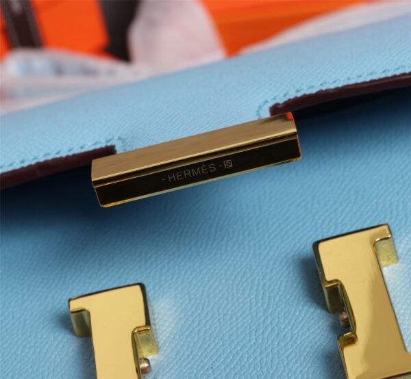 Gorgeous and stylish designer classic style shoulder bag - Image 70