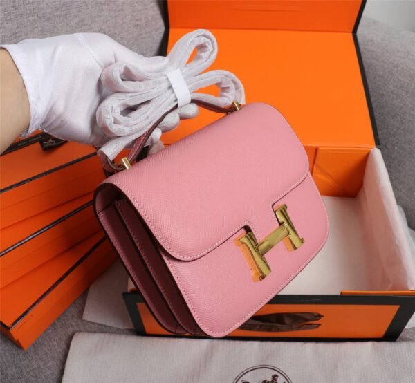 Gorgeous and stylish designer classic style shoulder bag - Image 75