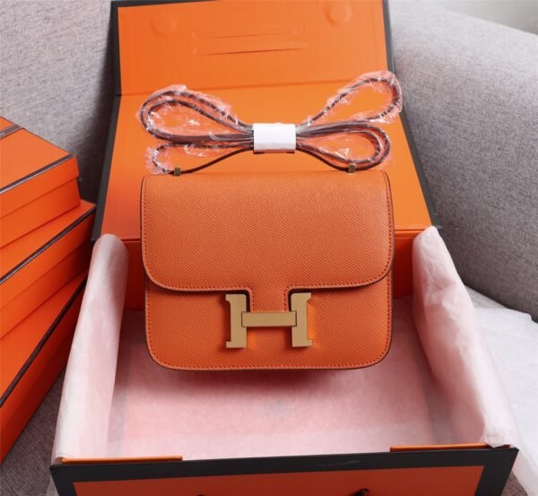 Gorgeous and stylish designer classic style shoulder bag - Image 83