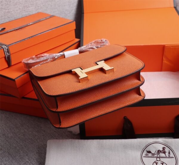 Gorgeous and stylish designer classic style shoulder bag - Image 85
