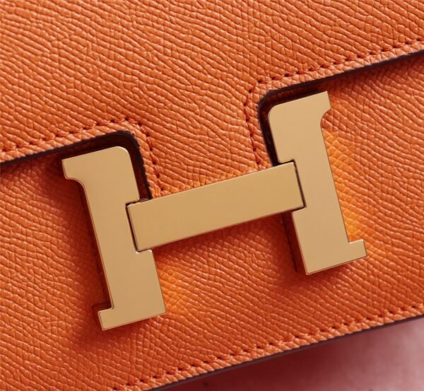 Gorgeous and stylish designer classic style shoulder bag - Image 87