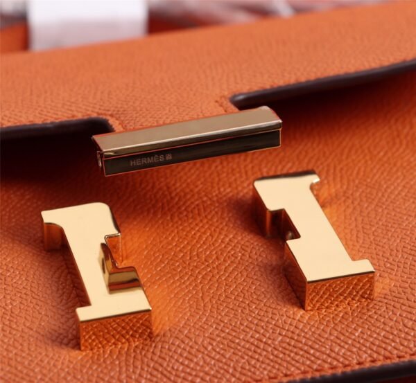 Gorgeous and stylish designer classic style shoulder bag - Image 88
