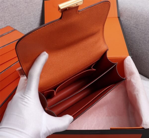 Gorgeous and stylish designer classic style shoulder bag - Image 91