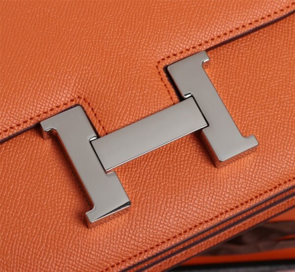 Gorgeous and stylish designer classic style shoulder bag - Image 97