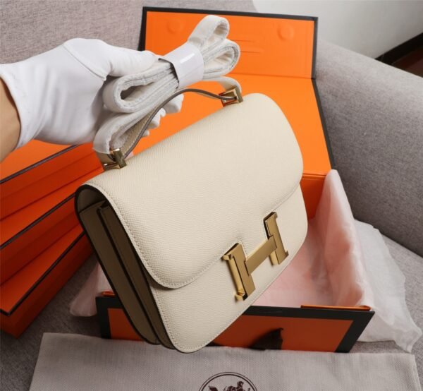 Gorgeous and stylish designer classic style shoulder bag - Image 102
