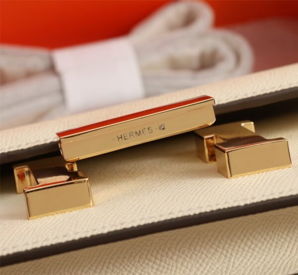 Gorgeous and stylish designer classic style shoulder bag - Image 106