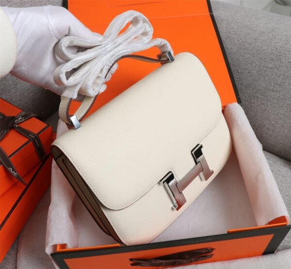 Gorgeous and stylish designer classic style shoulder bag - Image 111