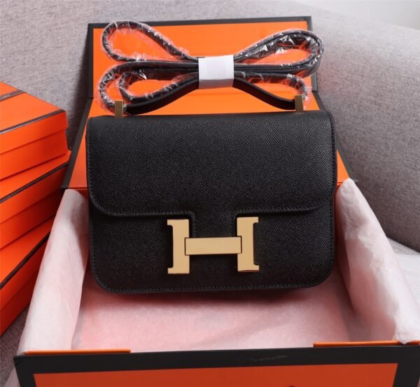 Gorgeous and stylish designer classic style shoulder bag - Image 128
