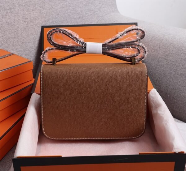 Gorgeous and stylish designer classic style shoulder bag - Image 139