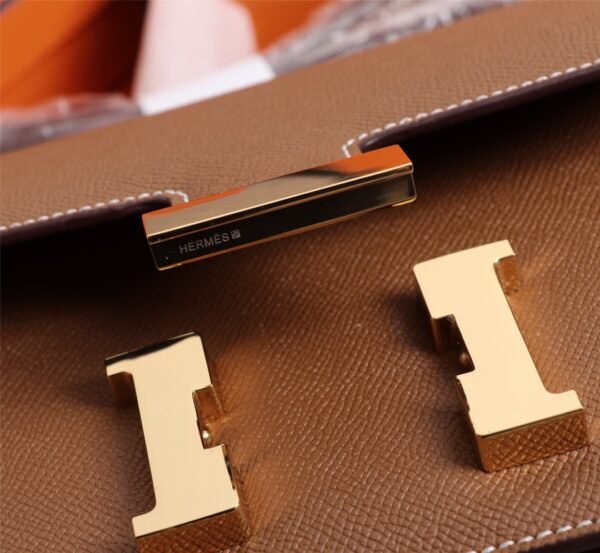 Gorgeous and stylish designer classic style shoulder bag - Image 142