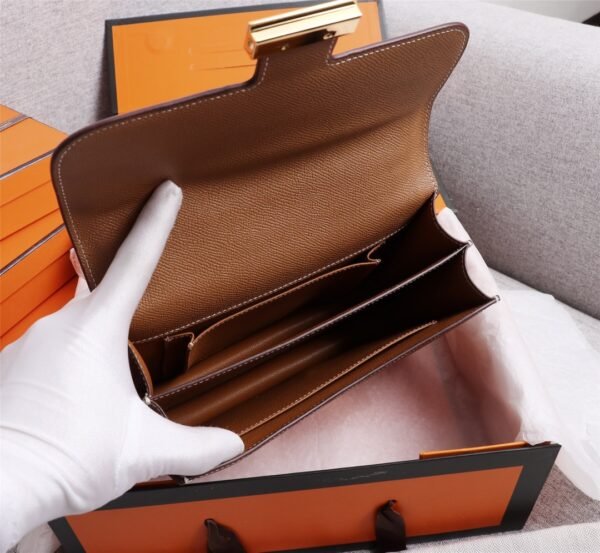 Gorgeous and stylish designer classic style shoulder bag - Image 145