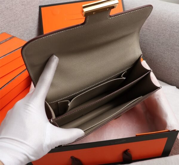 Gorgeous and stylish designer classic style shoulder bag - Image 163