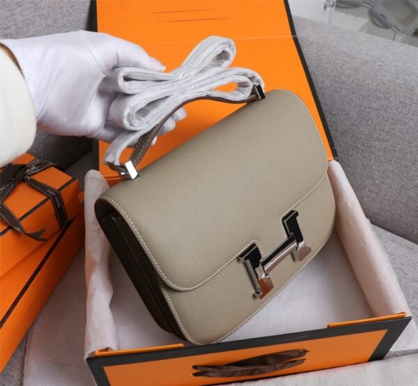 Gorgeous and stylish designer classic style shoulder bag - Image 165
