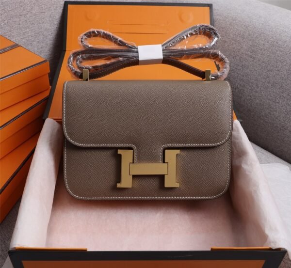 Gorgeous and stylish designer classic style shoulder bag - Image 182