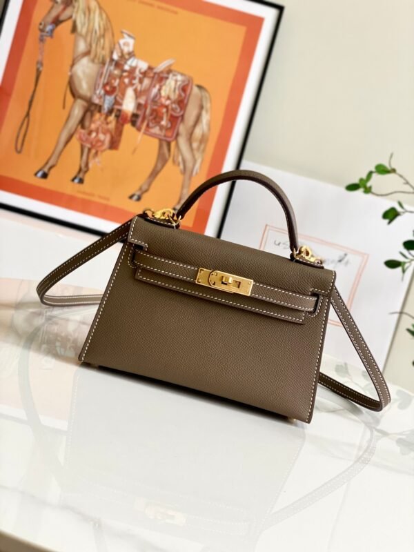 Stylish classic vintage style handbag