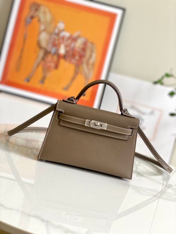 Stylish classic vintage style handbag - Image 10