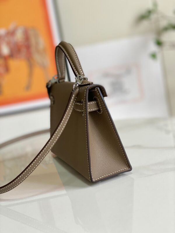 Stylish classic vintage style handbag - Image 12