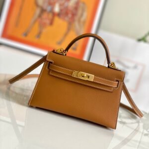 Fashionable and gorgeous designer classic vintage style handbag
