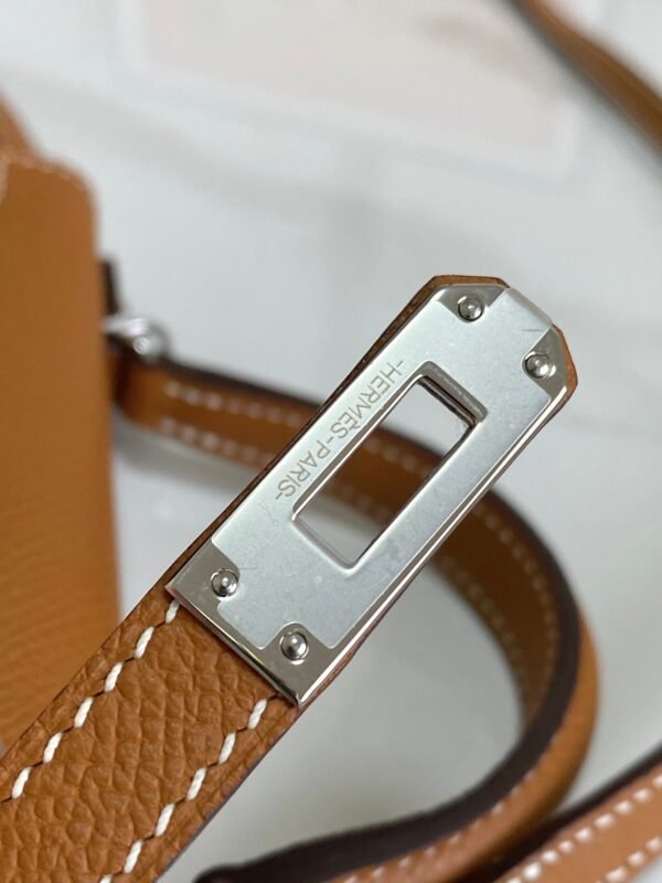 Fashionable and gorgeous designer classic vintage style handbag - Image 15