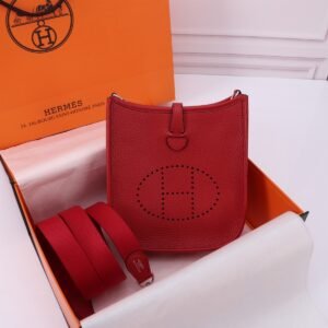 Fashionable designer gorgeous shoulder bag