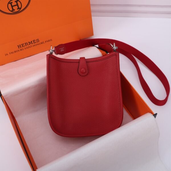 Fashionable designer gorgeous shoulder bag - Image 4