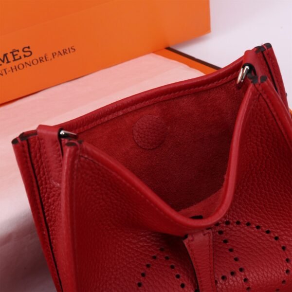 Fashionable designer gorgeous shoulder bag - Image 9