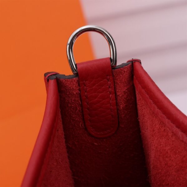 Fashionable designer gorgeous shoulder bag - Image 10