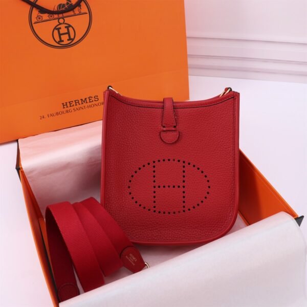 Fashionable designer gorgeous shoulder bag - Image 11