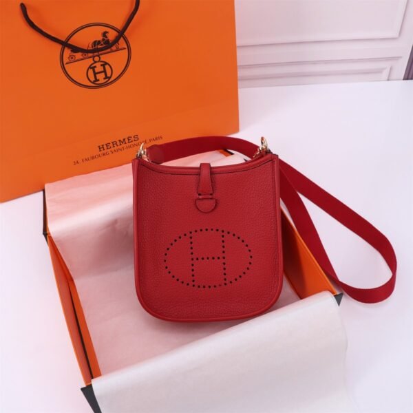 Fashionable designer gorgeous shoulder bag - Image 12