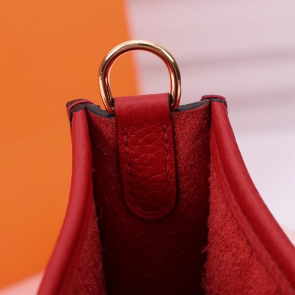 Fashionable designer gorgeous shoulder bag - Image 16