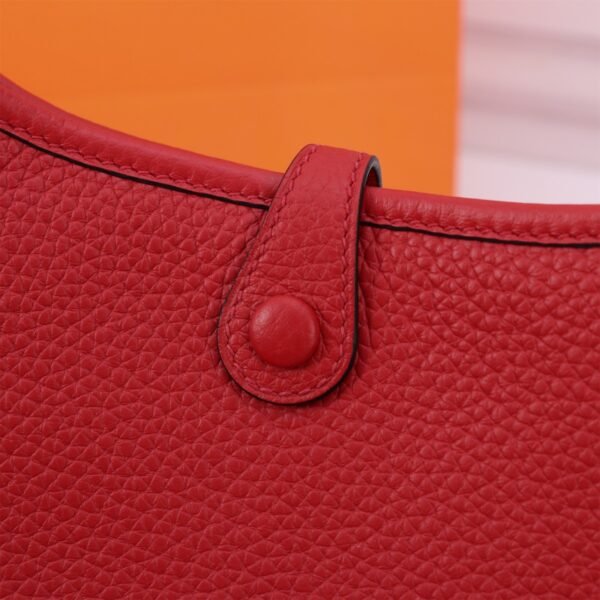 Fashionable designer gorgeous shoulder bag - Image 17