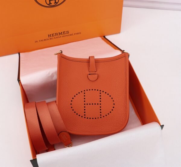 Fashionable designer gorgeous shoulder bag - Image 20
