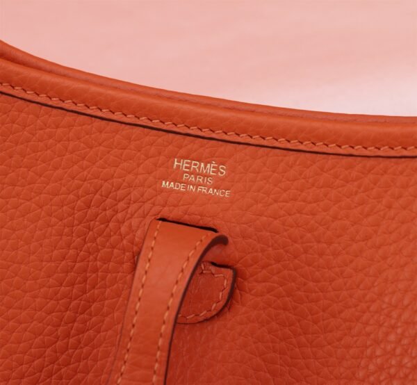 Fashionable designer gorgeous shoulder bag - Image 24