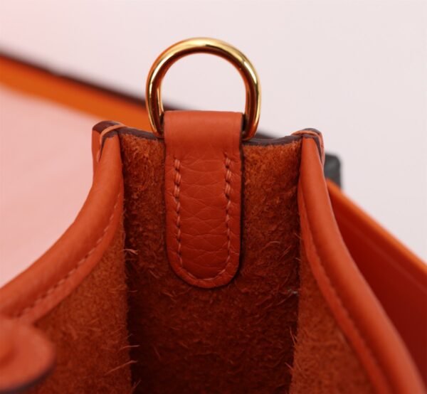 Fashionable designer gorgeous shoulder bag - Image 27