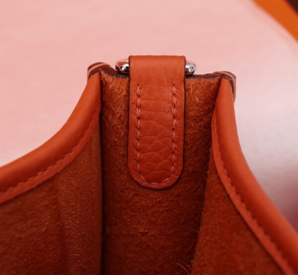 Fashionable designer gorgeous shoulder bag - Image 35