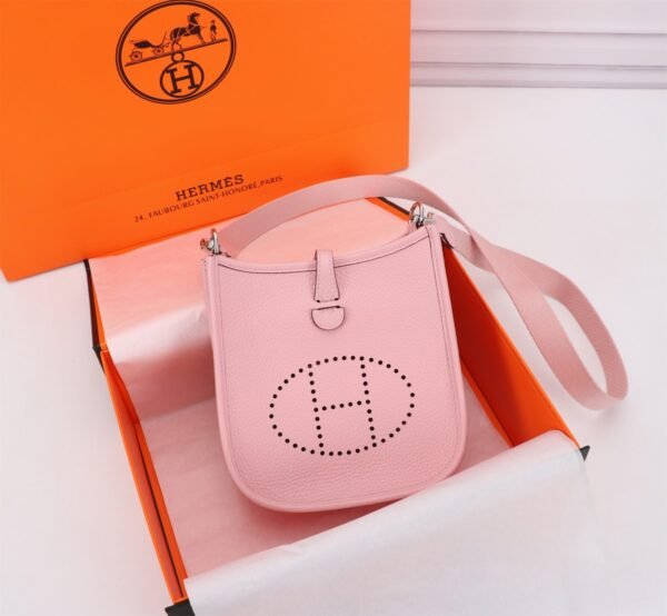 Fashionable designer gorgeous shoulder bag - Image 36