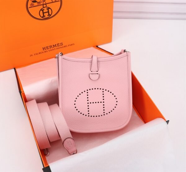 Fashionable designer gorgeous shoulder bag - Image 37
