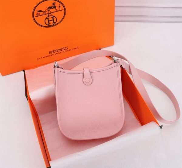 Fashionable designer gorgeous shoulder bag - Image 39
