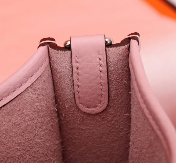 Fashionable designer gorgeous shoulder bag - Image 40