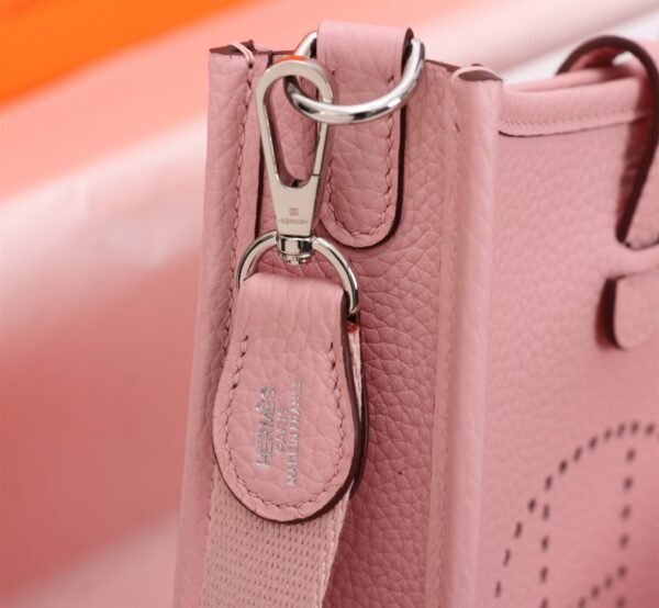 Fashionable designer gorgeous shoulder bag - Image 42