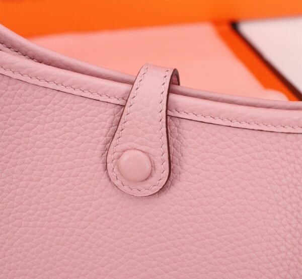 Fashionable designer gorgeous shoulder bag - Image 52