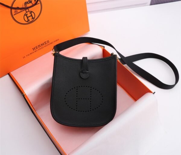 Fashionable designer gorgeous shoulder bag - Image 53