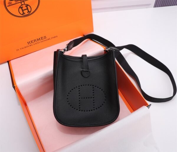 Fashionable designer gorgeous shoulder bag - Image 62