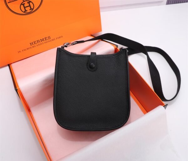 Fashionable designer gorgeous shoulder bag - Image 64