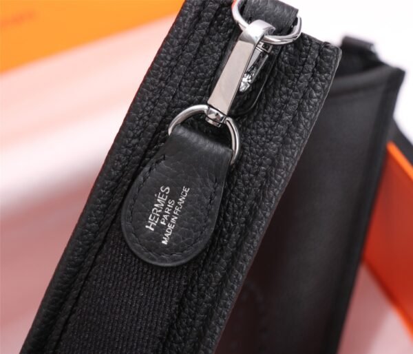 Fashionable designer gorgeous shoulder bag - Image 65