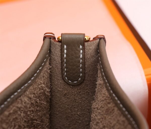 Fashionable designer gorgeous shoulder bag - Image 73