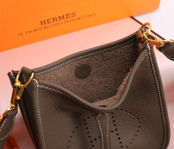 Fashionable designer gorgeous shoulder bag - Image 77