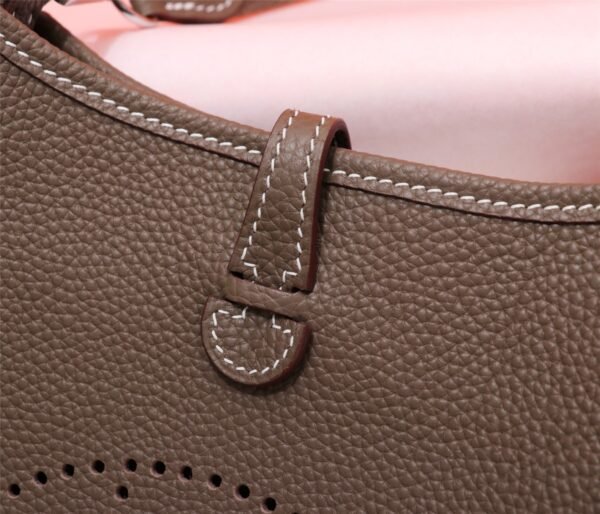 Fashionable designer gorgeous shoulder bag - Image 82