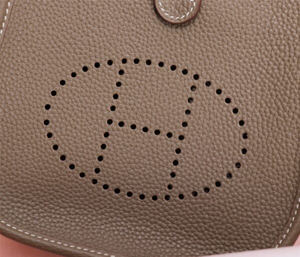 Fashionable designer gorgeous shoulder bag - Image 83
