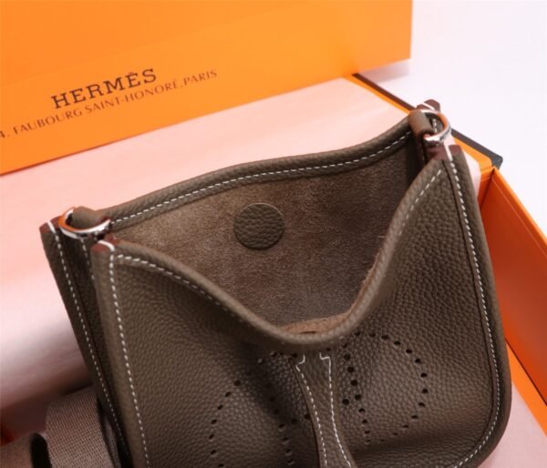 Fashionable designer gorgeous shoulder bag - Image 85